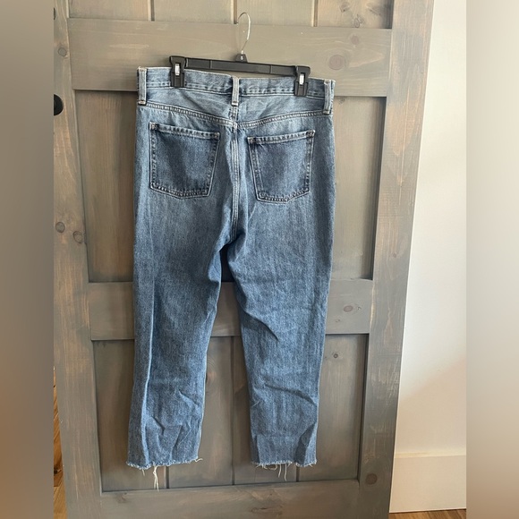 Old Navy
 slouchy HighRise distressed jeans 
Size 8 - Picture 5 of 5